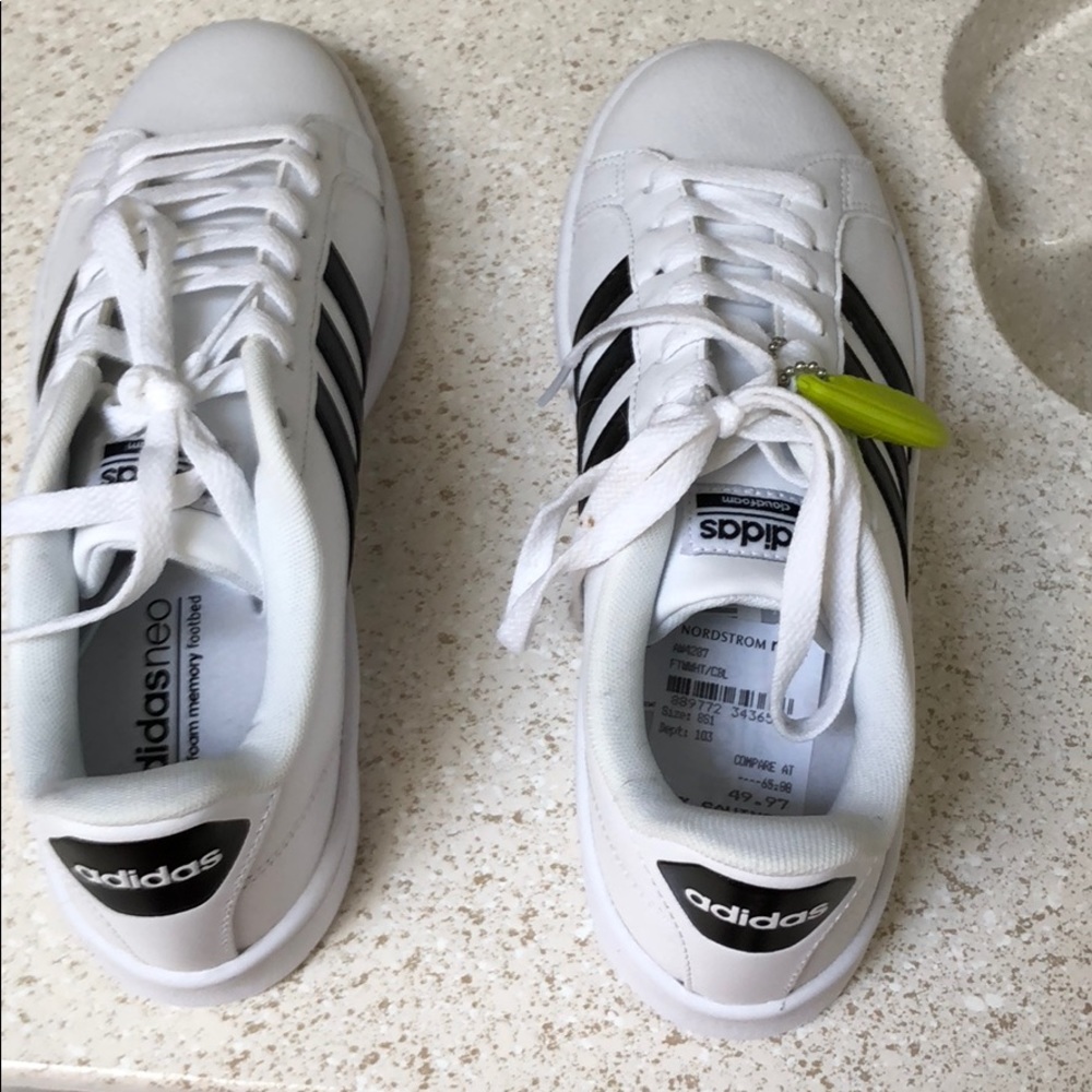 New Adidas Advantage Sneakers